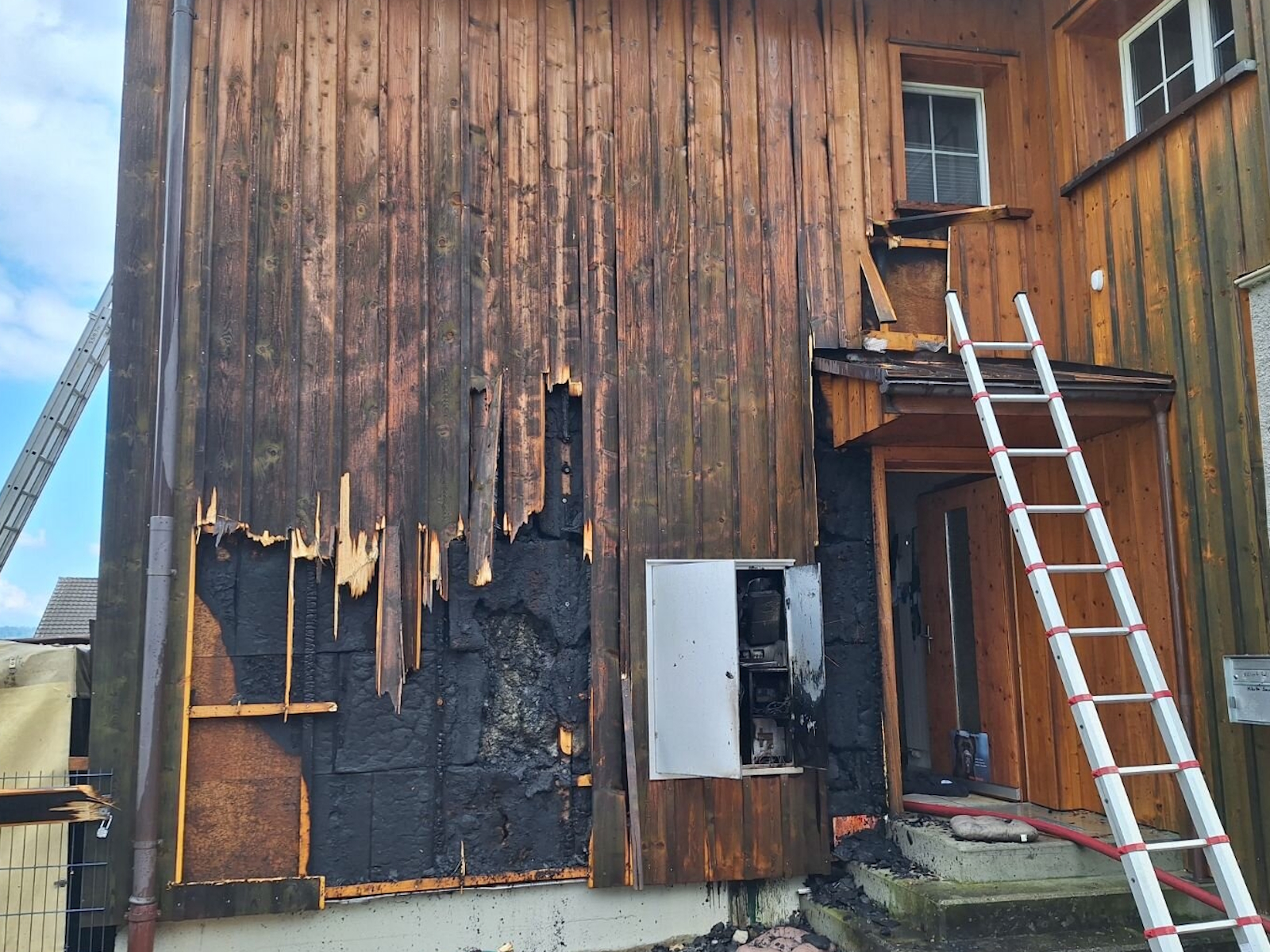 Feuer in der Wand: Dank frühzeitiger Entdeckung Vollbrand verhindert
