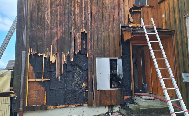 Feuer in der Wand: Dank frühzeitiger Entdeckung Vollbrand verhindert
