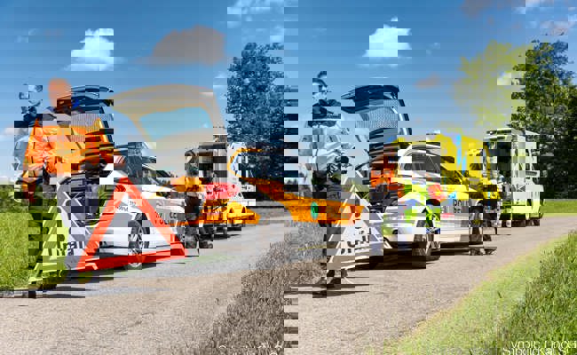 Zwei Velofahrer stossen zusammen: Beide landen verletzt im Spital