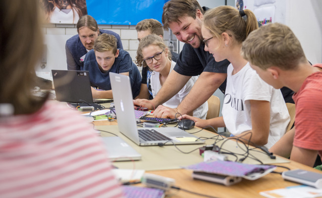 Smarte Köpfe für die lokale Wirtschaft fördern