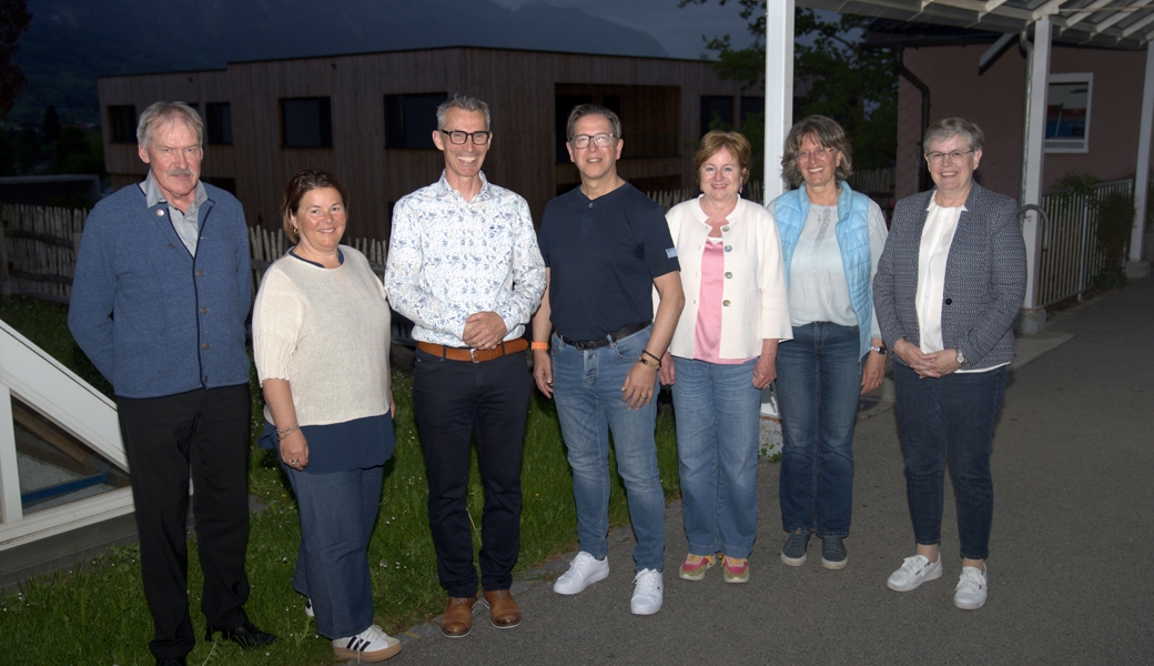 Von links: Der abtretende Lukahshaus-Geschäftsleiter Hubert Hürlimann, Gertrud Gantenbein, der zurücktretende Präsident und Stiftungsrat Roger Vorburger, sein Nachfolger Günther Büchel, Sandra Grässli, Esther Grässli und Barbara Dürr.