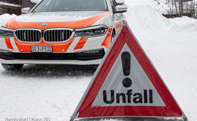 Fussgängerin auf Zebrastreifen von Auto angefahren