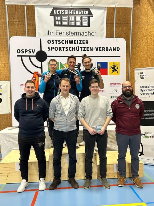 Die Finalisten der Elite-Kategorie der Männer mit dem Sieger Christoph Dürr aus Gams (Mitte hinten).