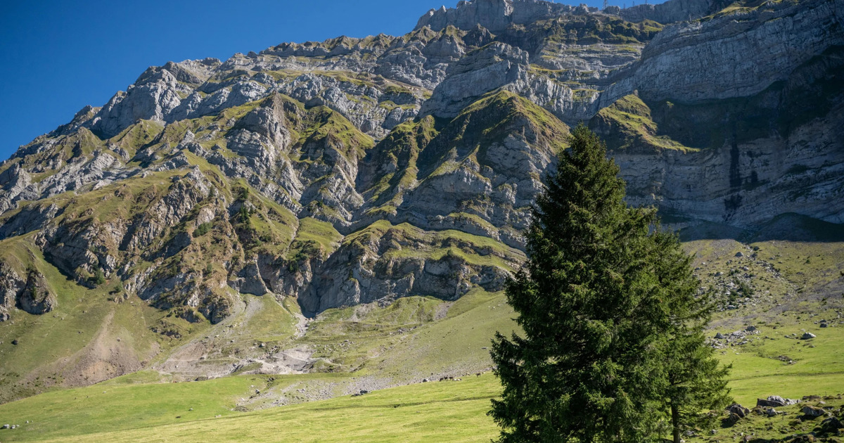 Säntis: 15,000 cubic meters of rock threaten to fall below the Girenspitz