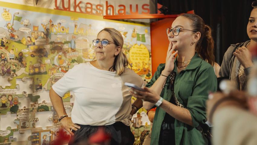 Lernende des Lukashauses mit Herz im Einsatz an der Wiga