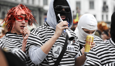 Rausch im Konfettiregen: Jugend und Alk an der Fasnacht