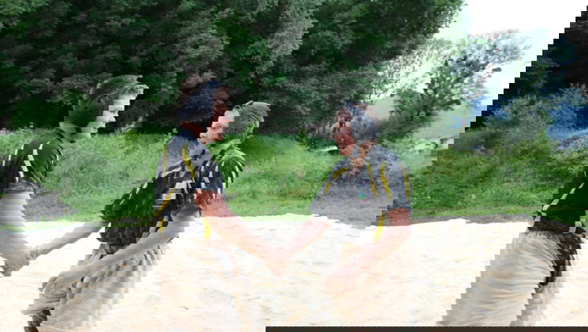  Johannes Eggenberger (links) und Daniel Gasenzer bezeichnen sich als gute Kollegen. An einem Schwingfest unterstützen sie sich gegenseitig. 