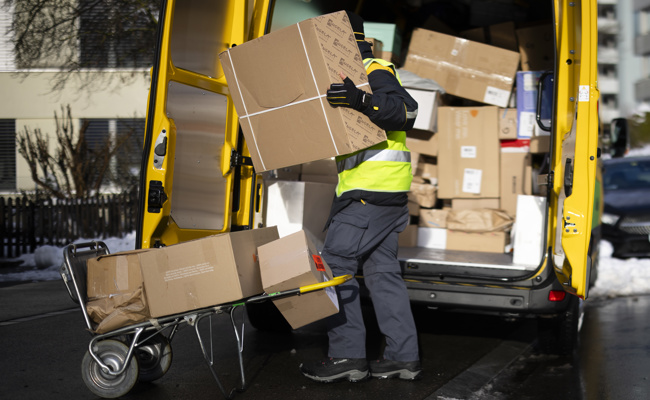 Mehrwertsteuer, Pakete, Mieten und ein Ladekabel für alles: Was sich 2024 ändert, teurer wird – oder sogar günstiger