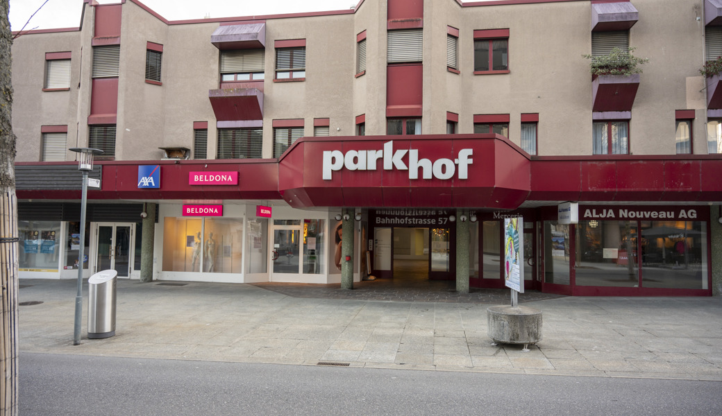 Der in die Jahre gekommene Parkhof wird abgerissen.