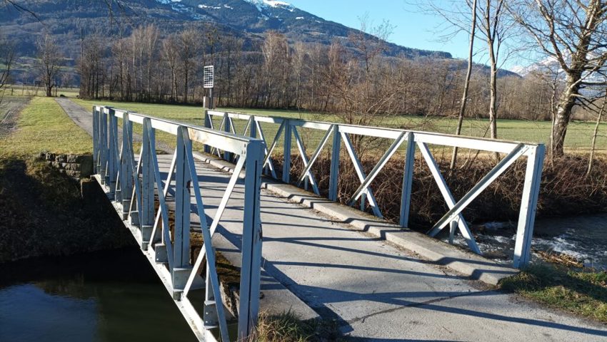  Die Brücke über den Kanal wird künftig nur noch eine Fahrbahn aus Holz erhalten. Sie wird eine Brücke für den Langsamverkehr. 