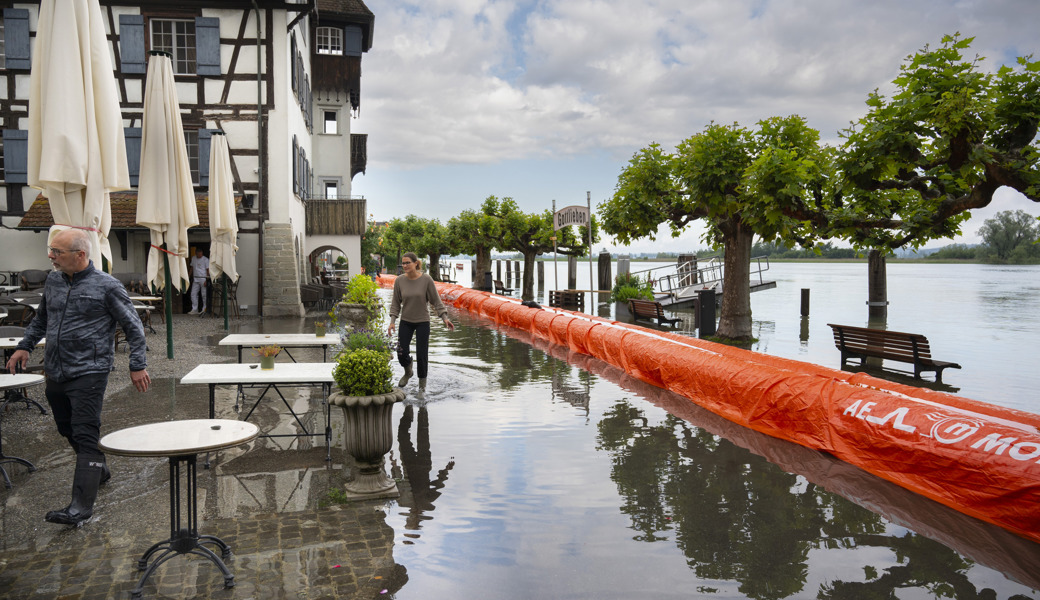 Wegen des vielen Regens trat im Juni der Seerhein in Gottlieben über die Ufer.