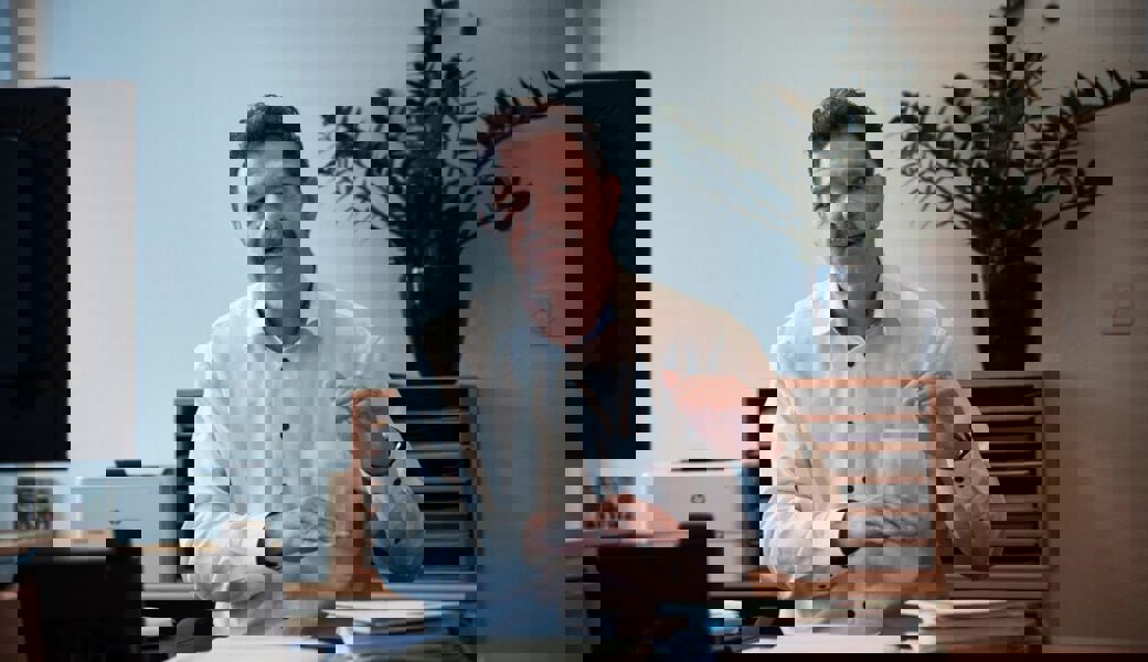  Gemeindepräsident Bertrand Hug bearbeitet 2022 verschiedenste Dossiers. 