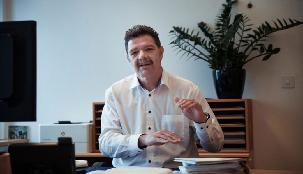 Gemeindepräsident Bertrand Hug bearbeitet 2022 verschiedenste Dossiers. 