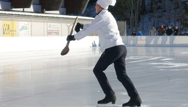 Die Eislaufschule präsentierte eine vielfältige Herbstwanderung als Show auf dem Eis