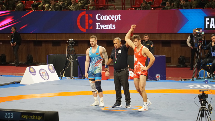 Maurus Zogg reckt die Faust: Erfolgreicher Einsatz für den Grabser.