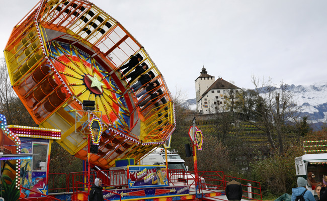 Spass und Begegnung am bunten Jahrmarkt