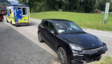 Mit dem Porsche in eine Mauer gebrettert