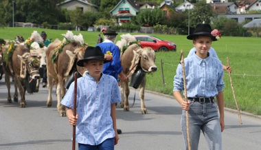 Wartauer Vieh und Älpler feierlich wieder im Tal empfangen