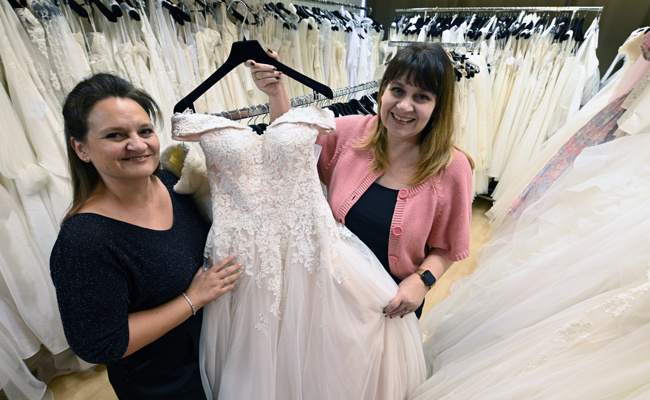 Mit dem Brautmode-Laden erfüllten sie sich einen Mädchentraum