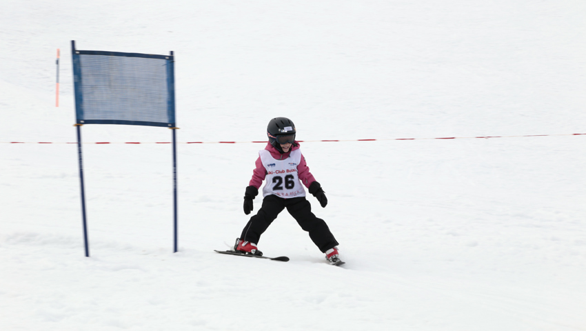 Noemi Lechner: Skifahren mit einem Lächeln im Gesicht.
