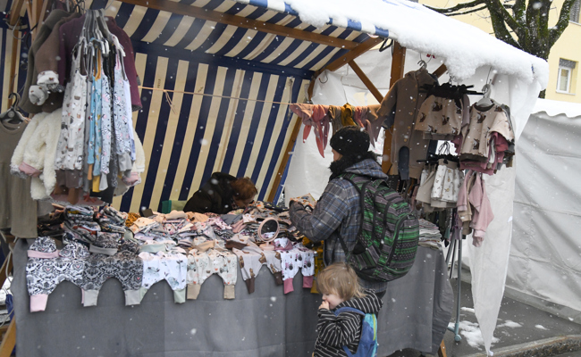 Der Frühjahrsmarkt bekam ein Winterkleid verpasst