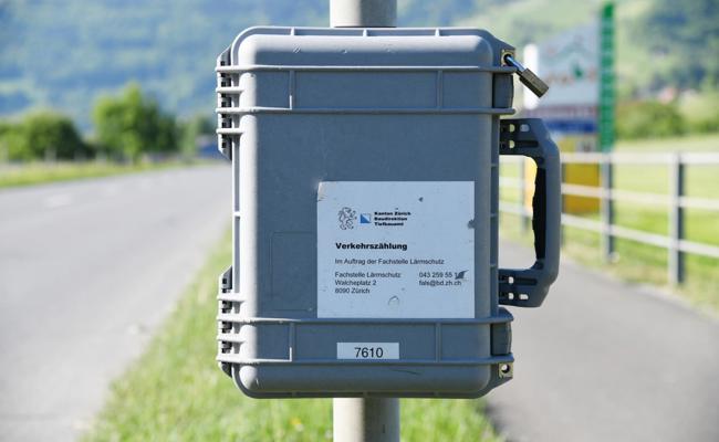 Datenlücken schliessen: Was die grauen Kästen am Strassenrand zählen