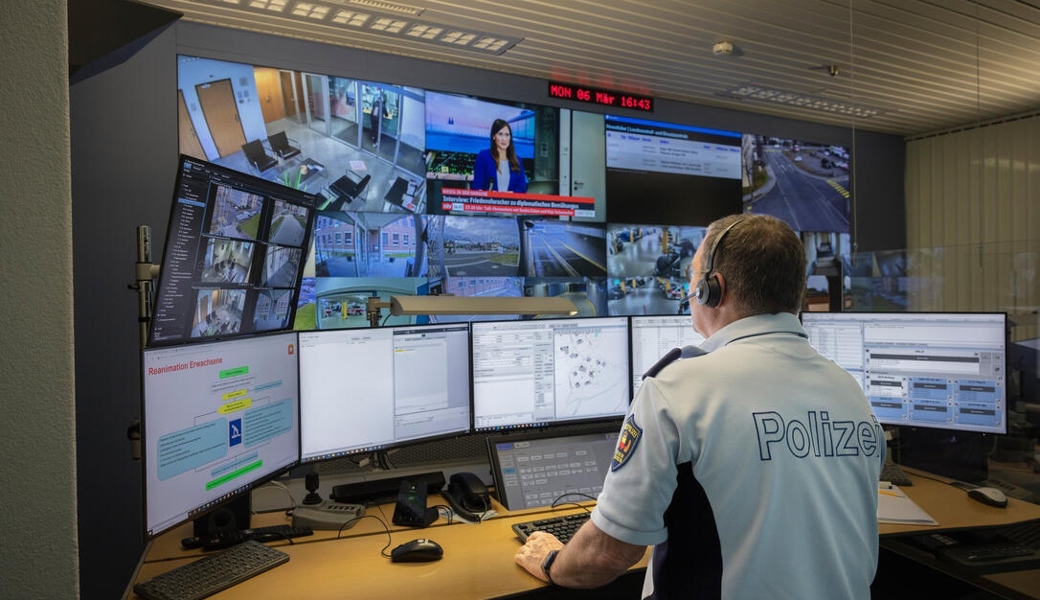 Seit mehreren Jahren ist die Notrufzentrale stark ausgelastet.  