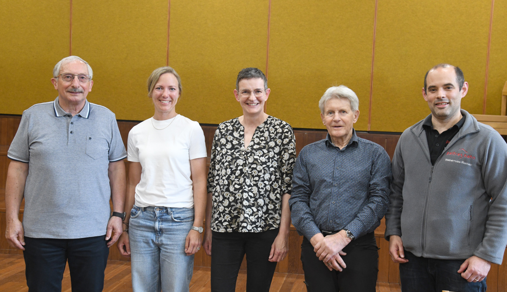 26. GV der Palfriesbahn, von links: VR-Präsident René Ackermann, Aktuarin Patricia Klauser mit Nachfolgerin Regula Honegger, Ignaz Hidber, Technischer Leiter, Roman Weberruss, Nachfolger Technischer Leiter-Stellvertreter.  