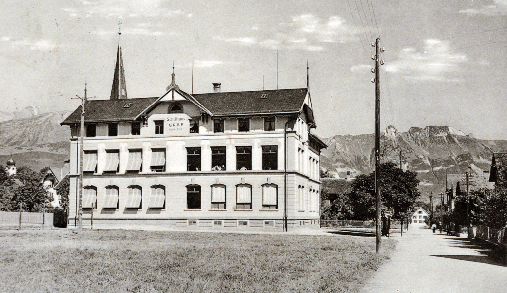 1912 erfolgte eine bauliche Erweiterung des Schulhauses.