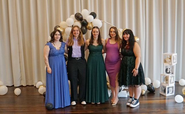 25 neue Pflegefachkräfte erhielten das Diplom der Höheren Fachschule