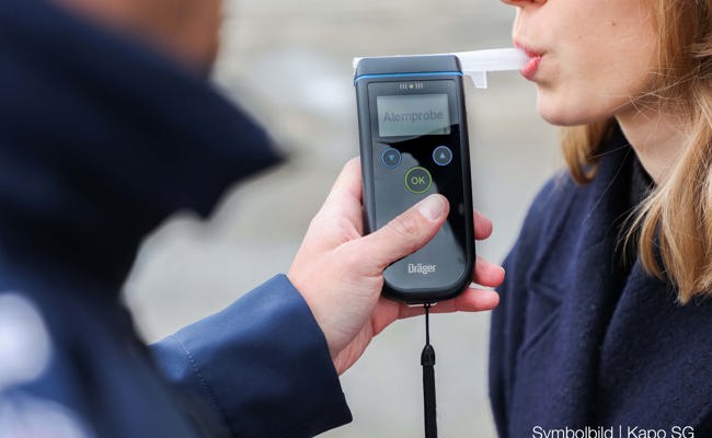 Fünf fahrunfähige Verkehrsteilnehmende angehalten – einer flüchtet vor Kontrolle