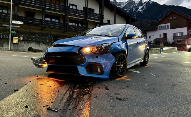 Lenker übersieht vortrittsberechtigtes Auto