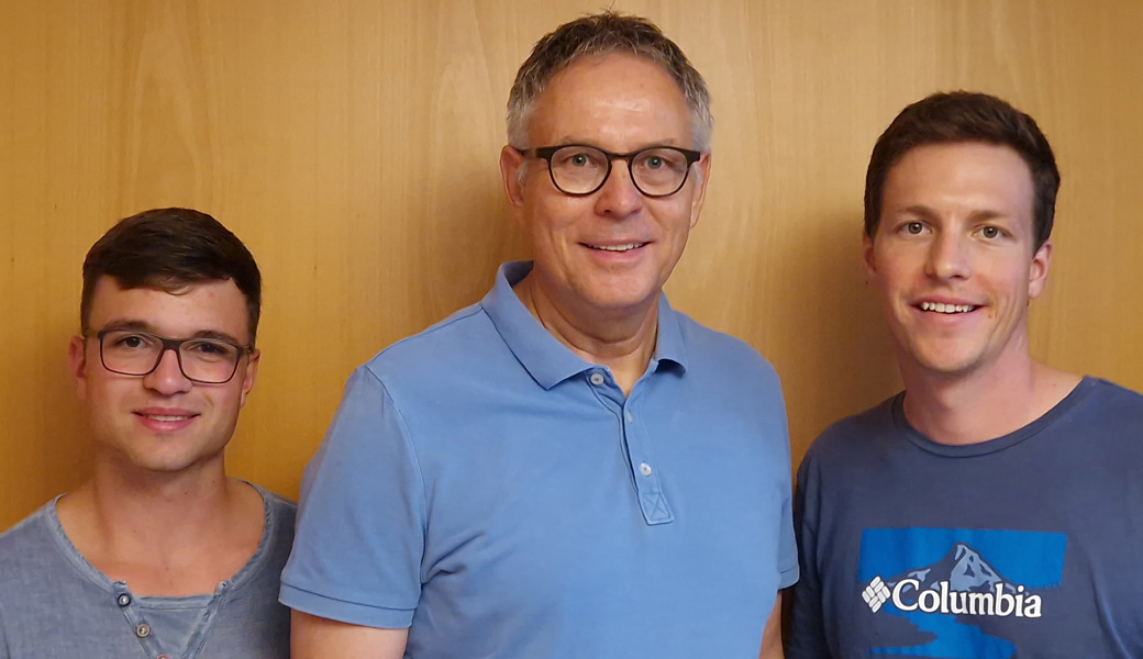 Der neue Vorstandsbeisitzer Luca Teichert neben Jürg Mörtlseder, dem abtretenden, und Dionys Anderegg, dem neuen Präsident des TTC Toggenburg (v.l.n.r.).
