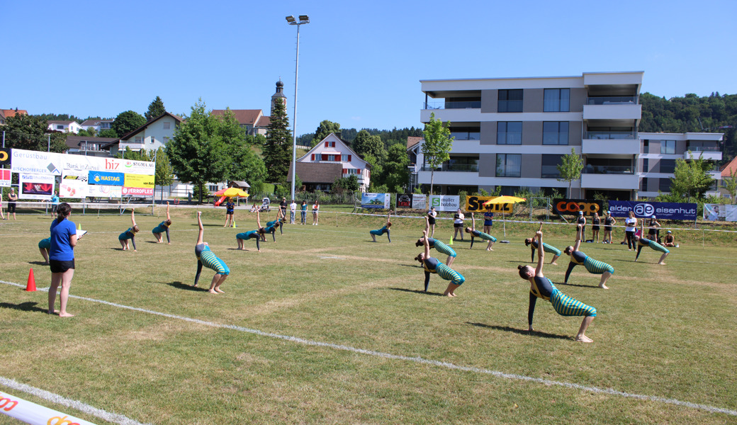 Die Gymnastikgruppe zeigte auf dem Rasen, dass sie der fantastischen Note vom letzten Turnfest gerecht werden.