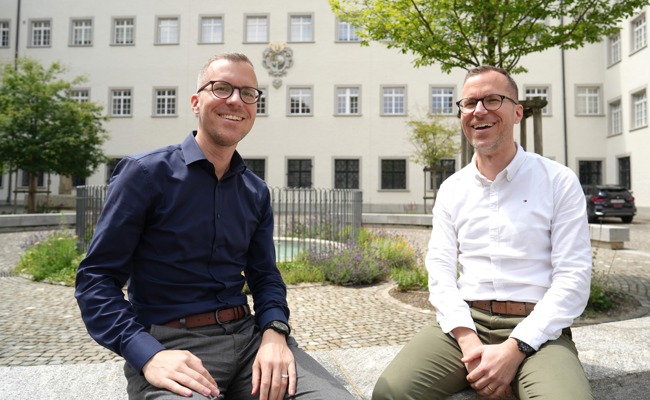 Augenreiben im Stiftsbezirk: Zwillinge lösen regierungsrätliche Verwirrung aus