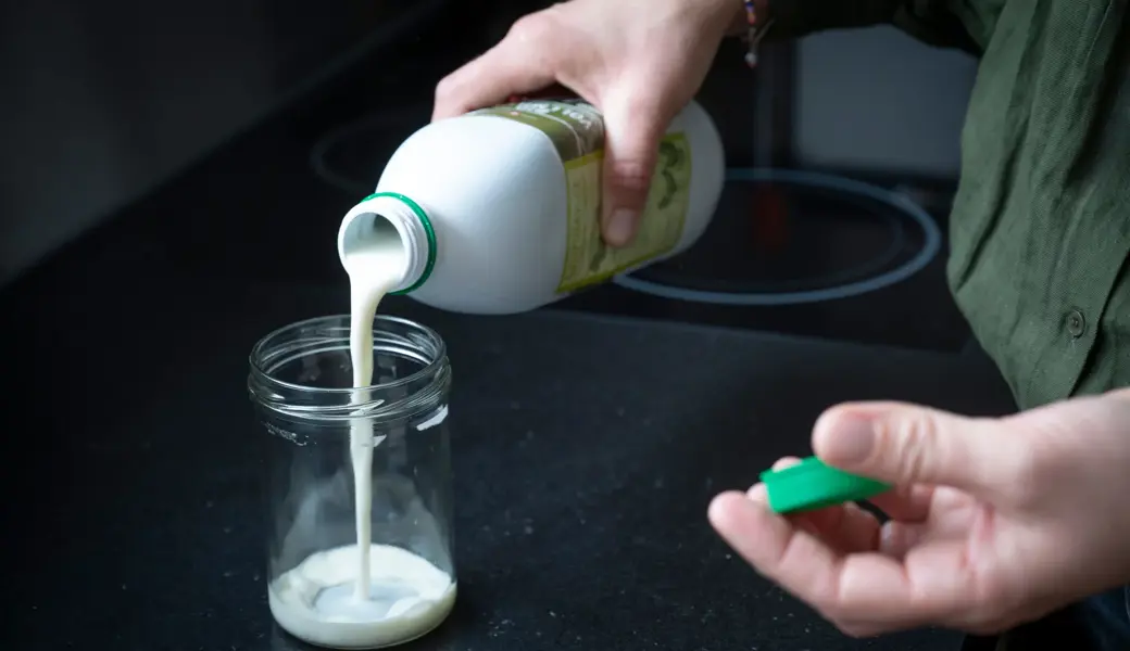 Konsumentenschutz testet Vollmilch und stellt höchste PFAS-Werte in der Ostschweiz fest