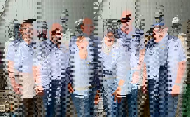 Lions Club sammelte Lebensmittel und spendete Geld