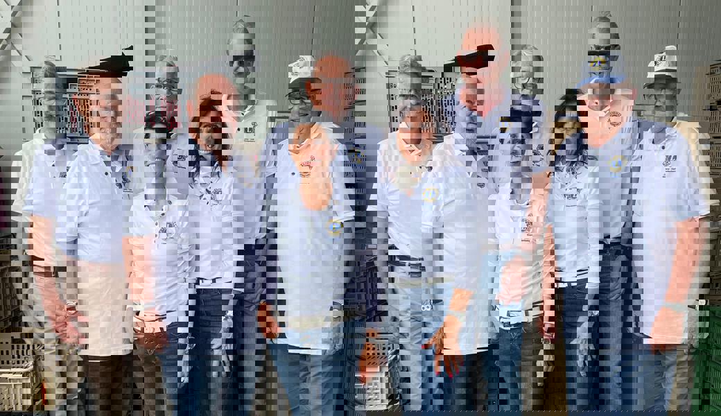 Lions Club sammelte Lebensmittel und spendete Geld