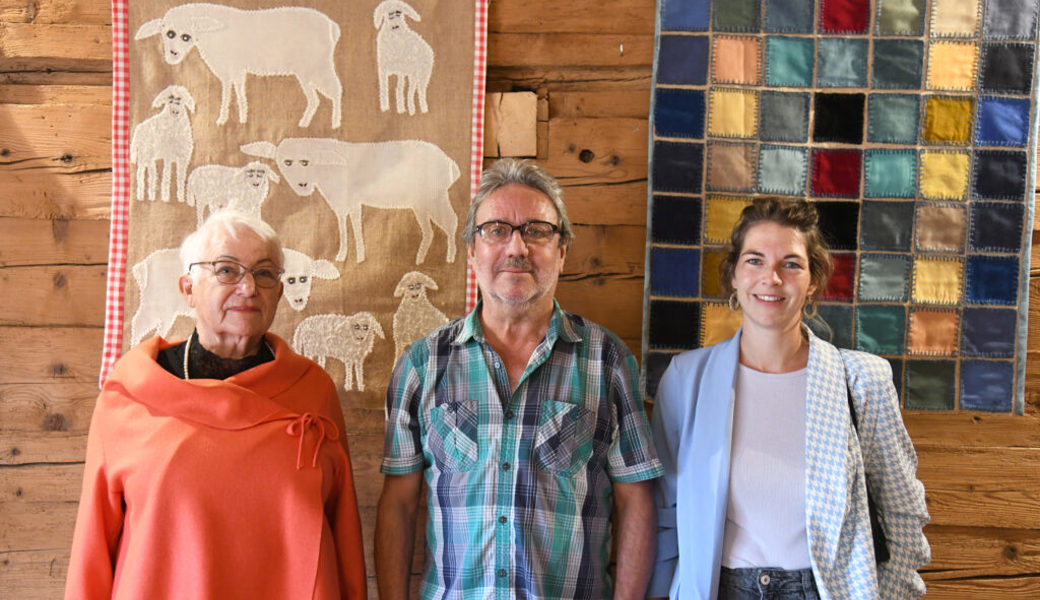  Gertrud Künzler-Keel, Peter Vetsch und Jasmine Wettler (von links) präsentierten ihre schönsten Werke. 