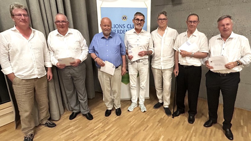 Von IPGD Ueli Schläpfer (links) geehrte Gründungsmitglieder, von links: Urs Lufi, Hansjörg Lutzi, Andreas Enggist, Simon Gabathuler, André Loretan, Christoph Wirth ...