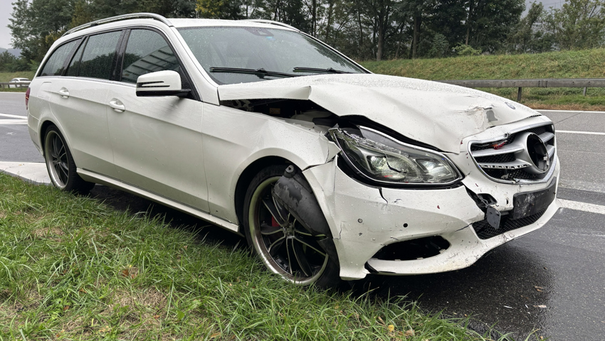 Beide Autos waren nach der Kollision nicht mehr fahrbar.