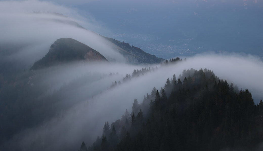  Mystische Stimmung: Nebelschwaden legen sich über die Berge zwischen den Kantonen St. Gallen und Appenzell.