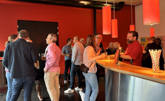 Ansteckende Heiterkeit bei der Sommerparty im Fabriggli