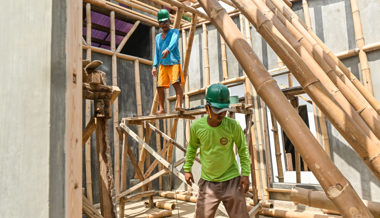 Sichere Häuser für 6000 Menschen dank spezieller Technologie der Hilti Foundation