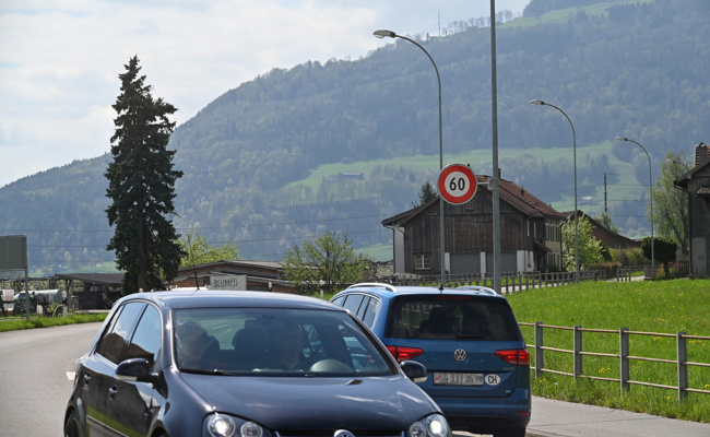 Für nur ein Dezibel müssen Tausende langsamer fahren
