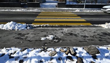 Frau auf Fussgängerstreifen angefahren