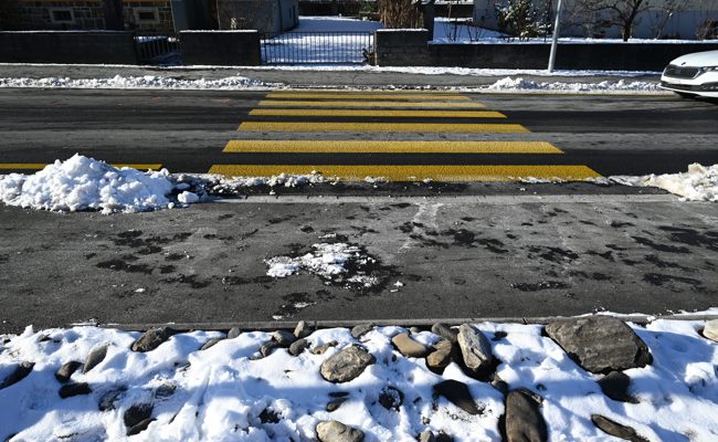 Frau auf Fussgängerstreifen angefahren