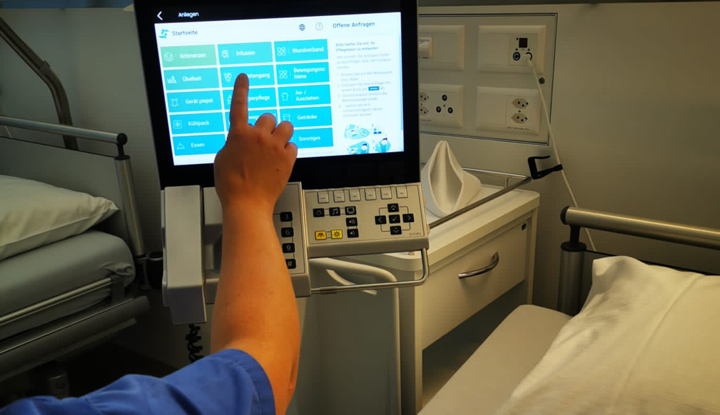 Im Spital Grabs kann künftig der Wunsch eingetippt werden.