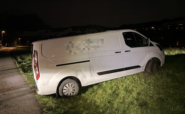 Fahrunfähig in Wiesland stecken geblieben