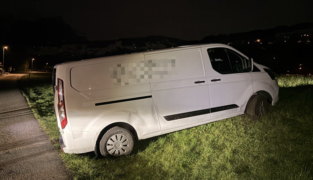 Fahrunfähig in Wiesland stecken geblieben